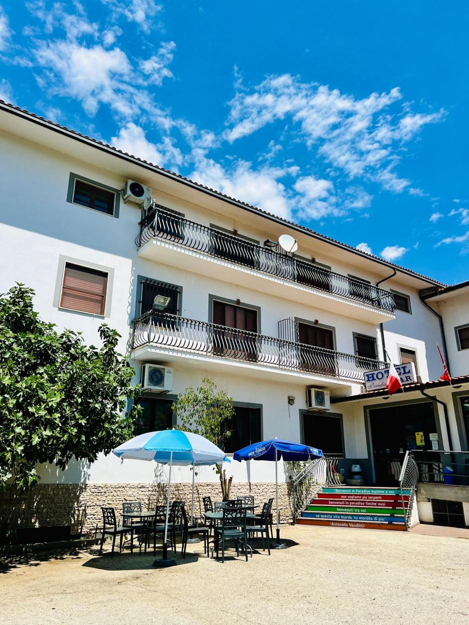 צ'לנו Hotel Paradiso מראה חיצוני תמונה